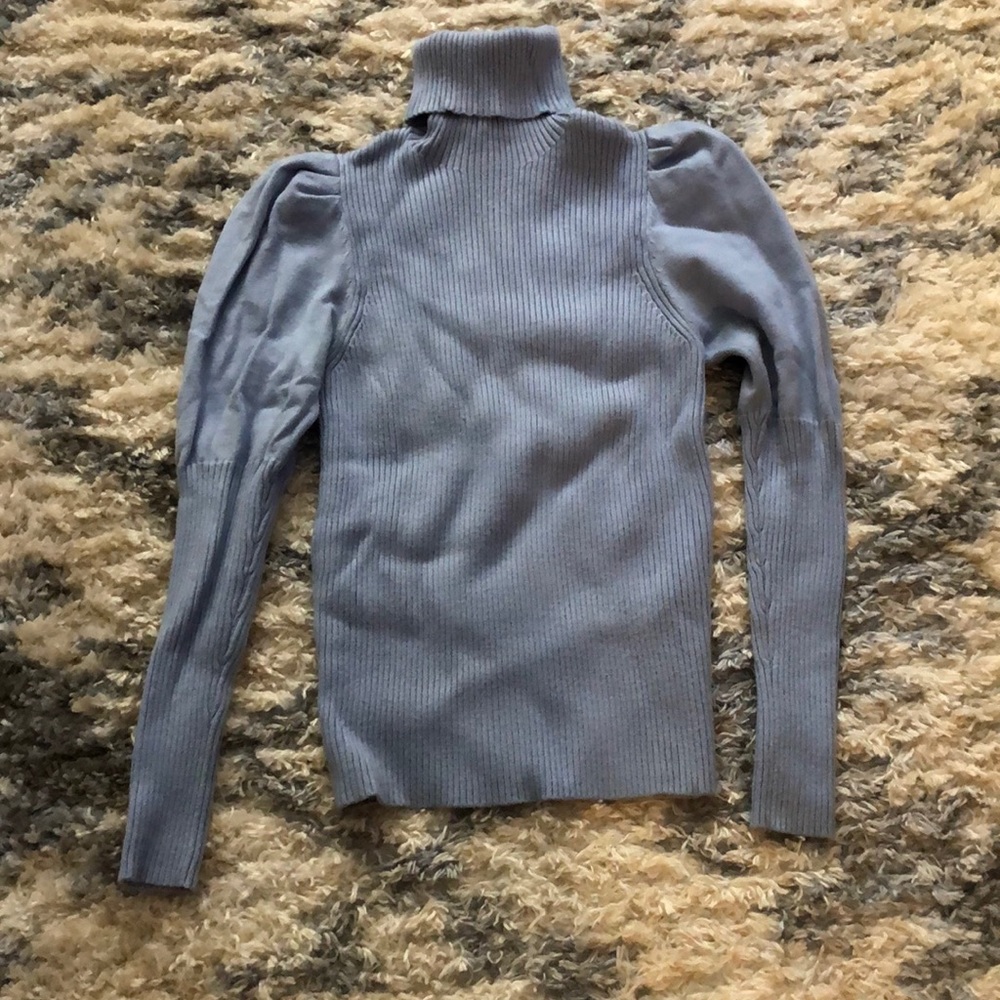 Puffy Turtleneck Sweatee